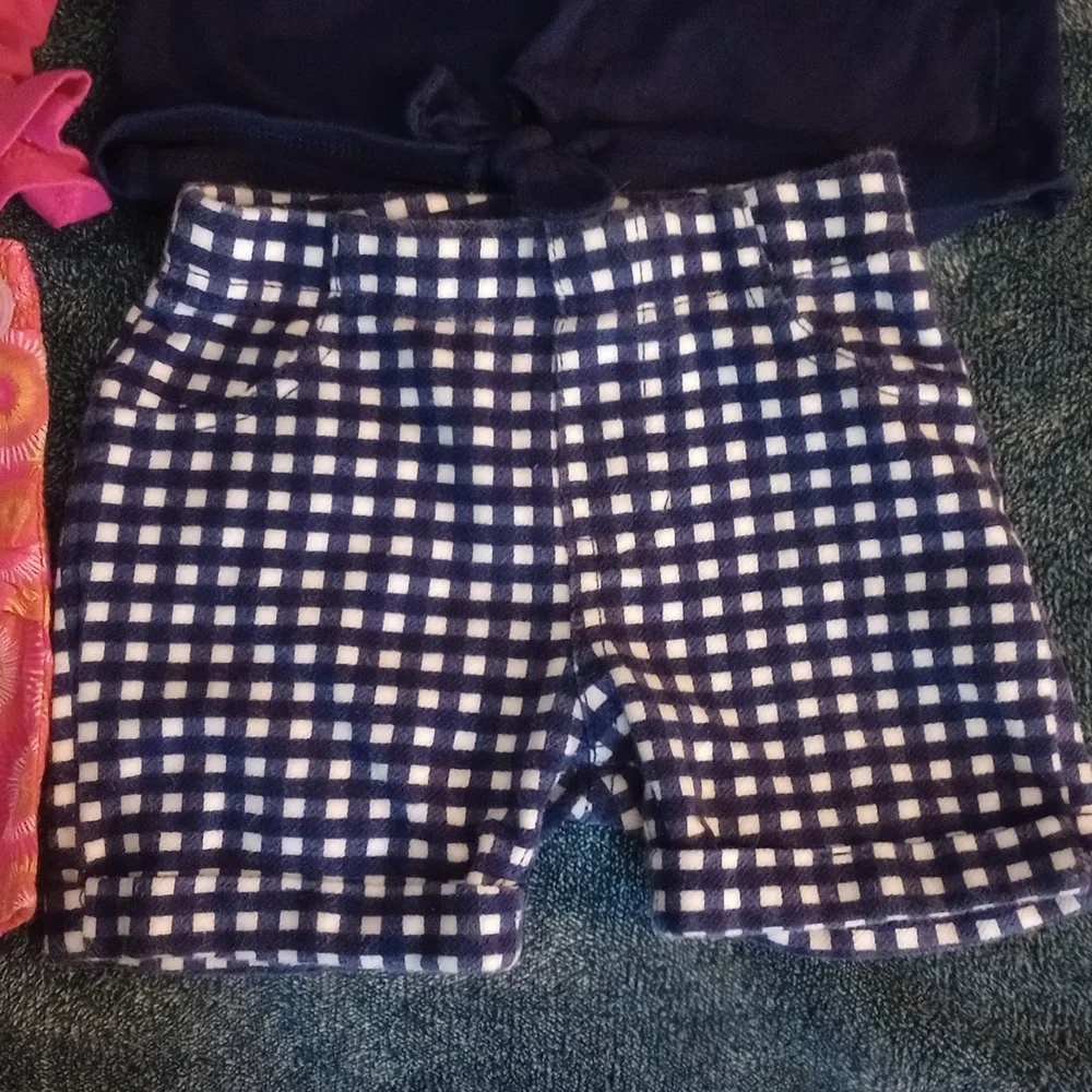 EUC 2 Outfits Girls Summer Lot Size 24M / 2T Flowers Plaid - Picture 5 of 5